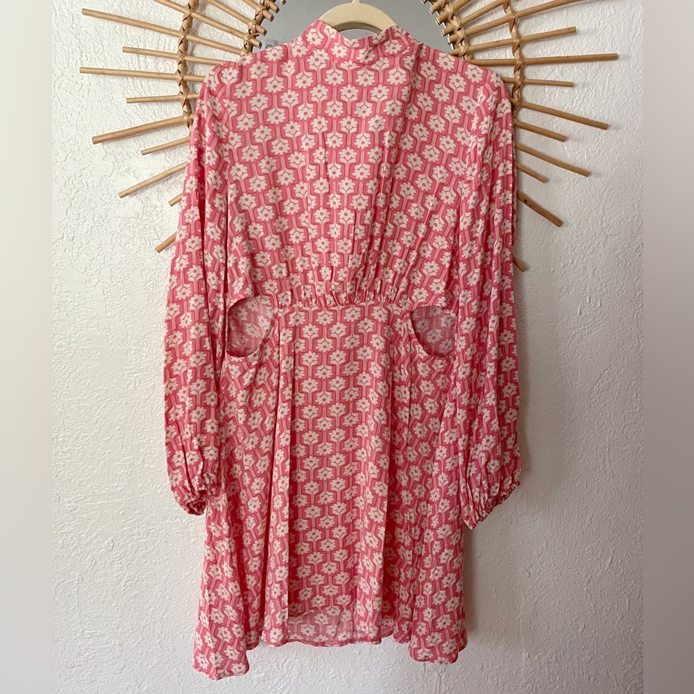 Miss selfridge pink retro floral dress with cutouts